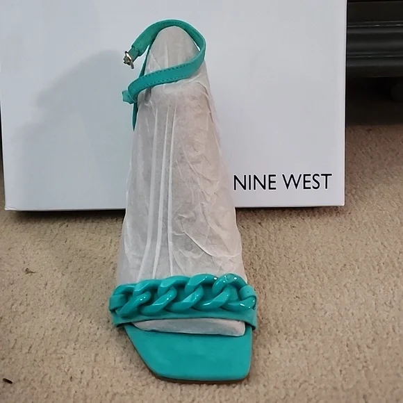 NINE WEST - Picture 3 of 7